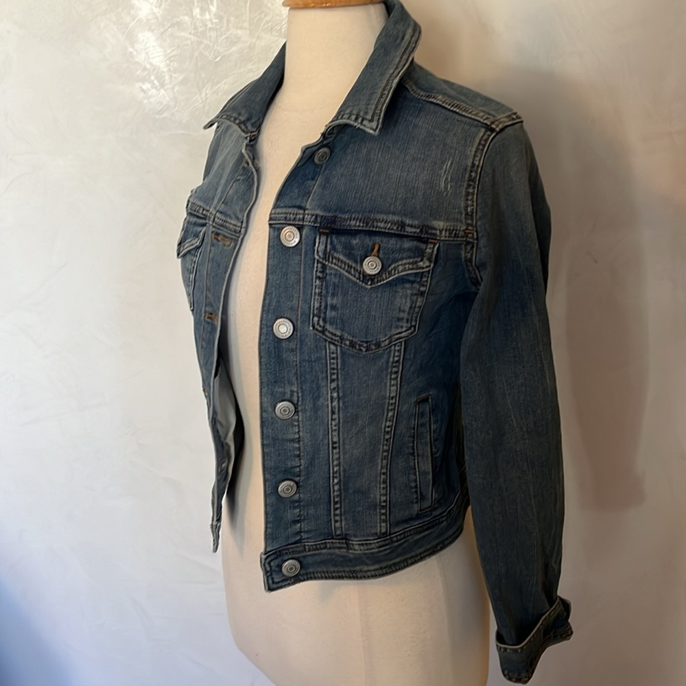 Aeropostale Light weight stretch medium wash Denim Jean Jacket Size Medium - Picture 5 of 15